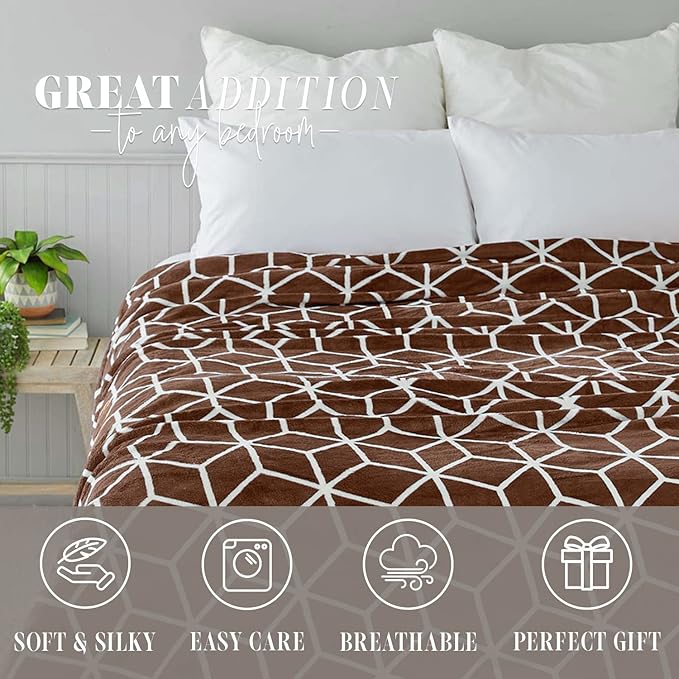 Elegant Comfort Luxury Velvety Feel Blanket, All-Season Lightweight Blanket, Ultra Plush, Soft, Cozy-Fuzzy Flannel Fleece for Couch, Sofa, Bed, Travel, Cube Design, Twin/Twin XL, Chocolate Brown