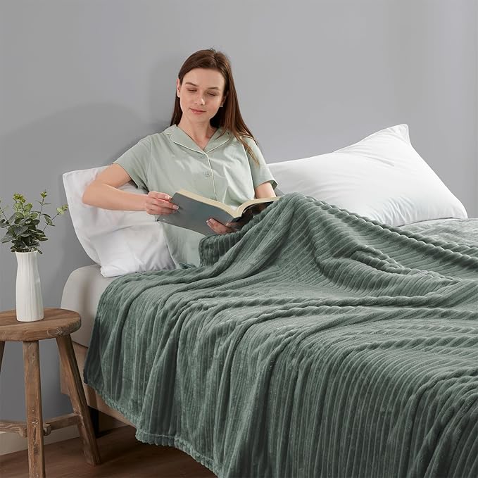 Nestl Green Blanket King Size for Bed - Cozy Warm Fuzzy Blankets for Women, Plush Large Fleece Throws for Girls - Sage Green, 108 x 90 Inches