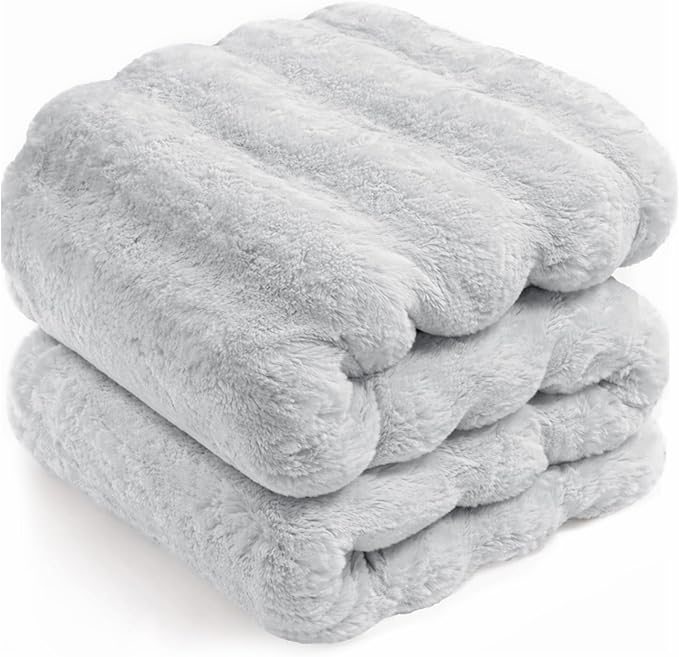 Touchat Luxury Faux Rabbit Fur Throw Blanket Twin Size for Couch,Super Heavy Warm Cozy Blanket for Sofa Bedroom Living Room,Ultra Soft Fluffy Reversible Plush Blanket for Home Decor Gifts,Grey