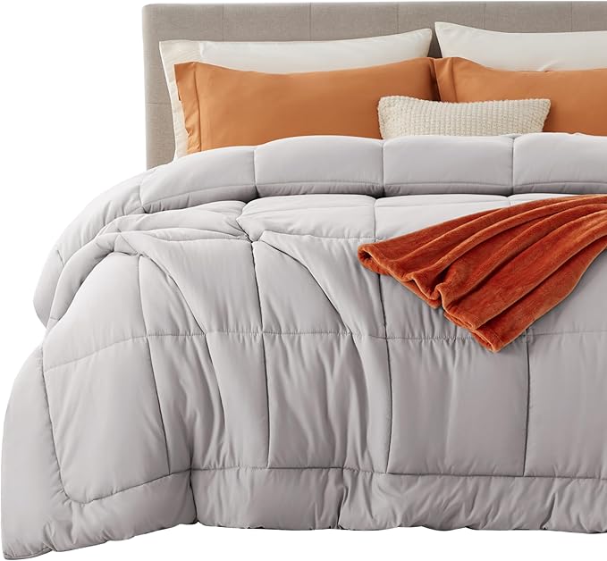 Bedsure Comforter Duvet Insert - Quilted Comforters Cal King Size, All Season Duvet, GentleSoft Down Alternative Bedding, with 8 Tabs, Gifts for Women/Men, Light Grey, California King 96 X 102 Inches
