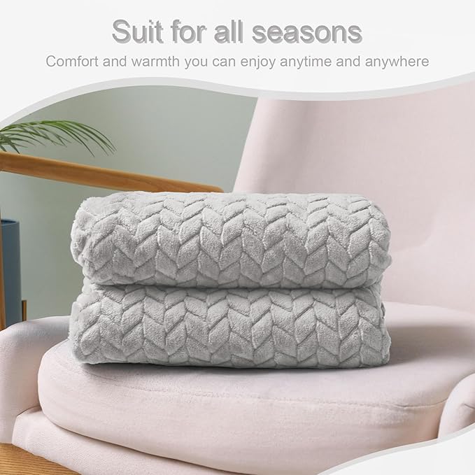 Exclusivo Mezcla Fleece Throw Blanket for Couch and Bed, 50x70 Inches Soft Cozy Jacquard Flannel Blankets, Lightweight Fuzzy Plush Warm Throws for Women, Light Grey