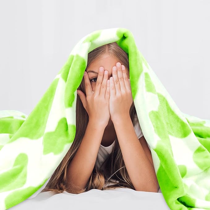 Lime Green Fleece Blanket Twin Size - Soft Fuzzy Lightweight Throw for Bed, Couch, Home Decor 60x80 Inches