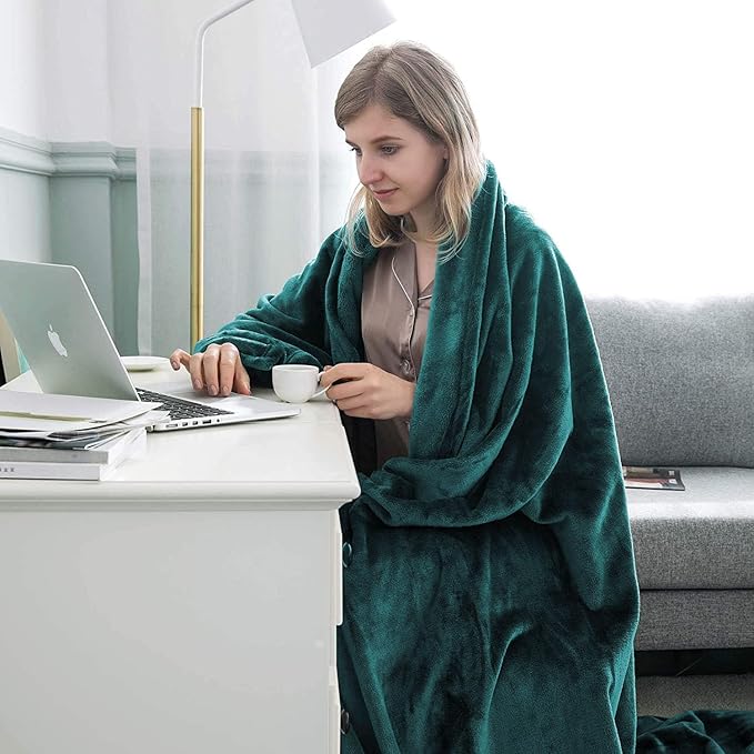 IR Imperial Rooms Fleece Blanket 16 Pack - Super Soft Fluffy Emerald Throw Blanket for Sofa and Bed - Warm and Cozy Lightweight 400 GSM Microfiber Bed Throws Blankets, 50x60 Inches (Throw/Travel)