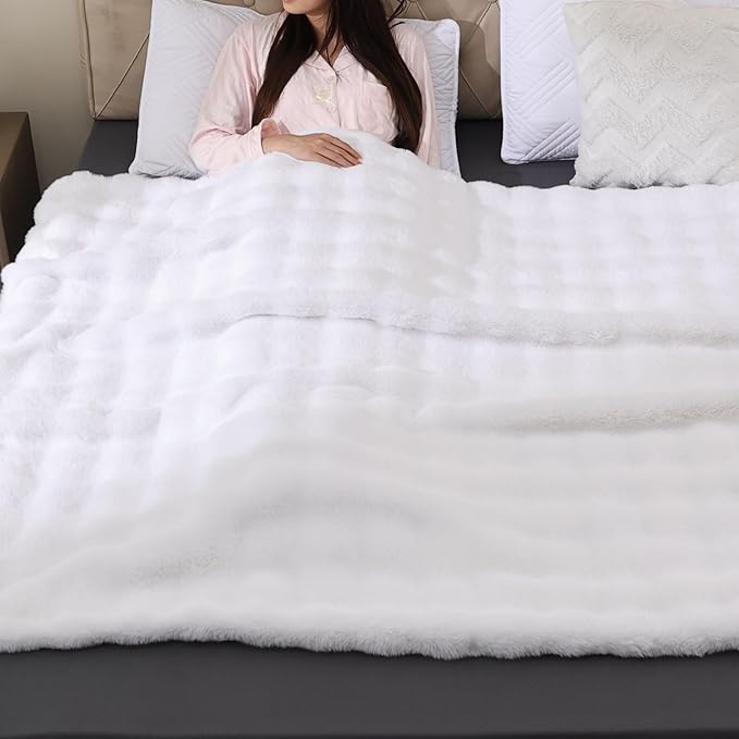 60x80in Faux Fur Throw Blanket for Couch or Bed,Washable Travel Throw Plush Decorative Throw for Home Décor
