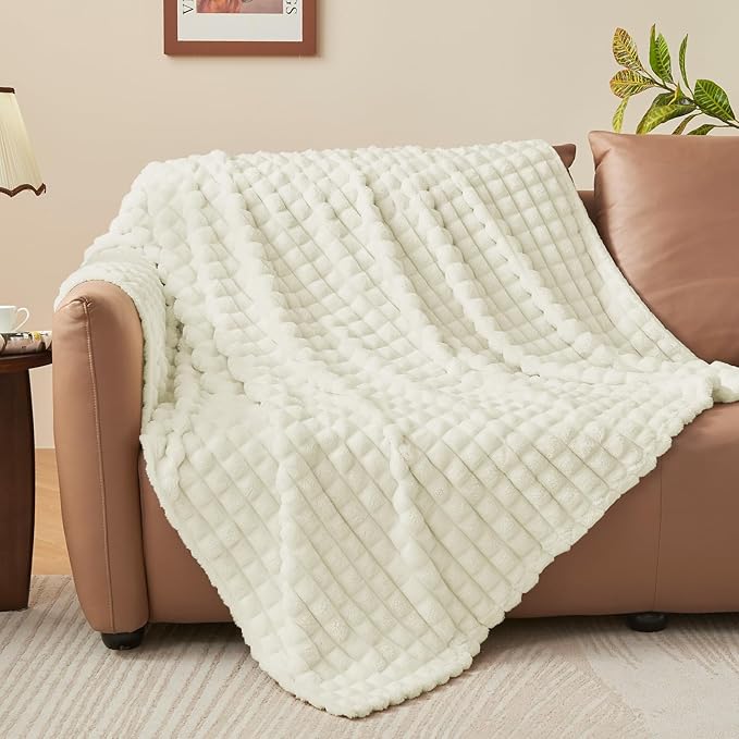 BEDELITE Cream Throw Blanket Twin Size for Bed- Super Soft and Warm 3D Checkered Fluffy Fuzzy Fleece Blanket, Luxurious Plush Cozy Blanket for Room Decor Fall and Winter, 60x80 inches