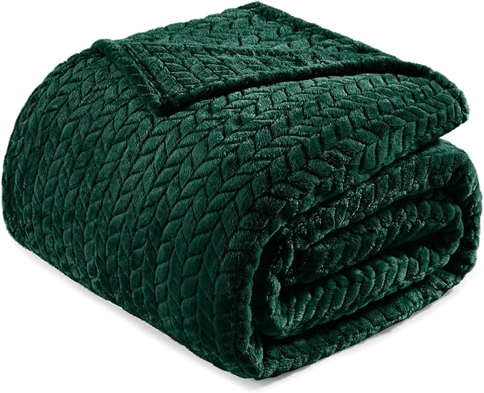 Exclusivo Mezcla Fleece Twin Size Blanket for Bed, 90x66 Inches Soft Cozy Jacquard Flannel Blankets, Lightweight Fuzzy Plush Warm for Women, Forest Green