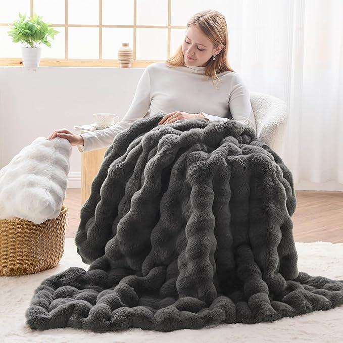 NEWCOSPLAY Faux Fur Twin Blanket Grey Luxury Fluffy Thick Warm Bubble Blanket for Couch Sofa Bed 1000GSM (Dark Grey Bubble Thick, Twin(60"x80"))