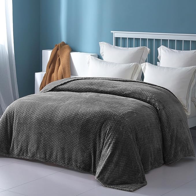 Exclusivo Mezcla Fleece King Size Blanket for Bed, 90x104 Inches Soft Cozy Jacquard Flannel Blankets, Lightweight Fuzzy Plush Warm for Women, Dark Grey