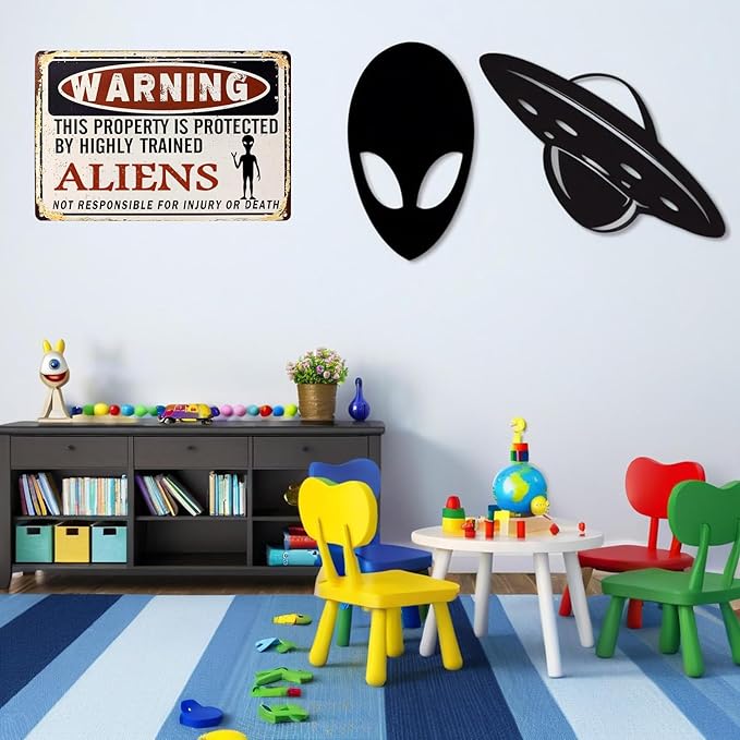 Alien Decor, Funny Vintage Metal Aliens Sign