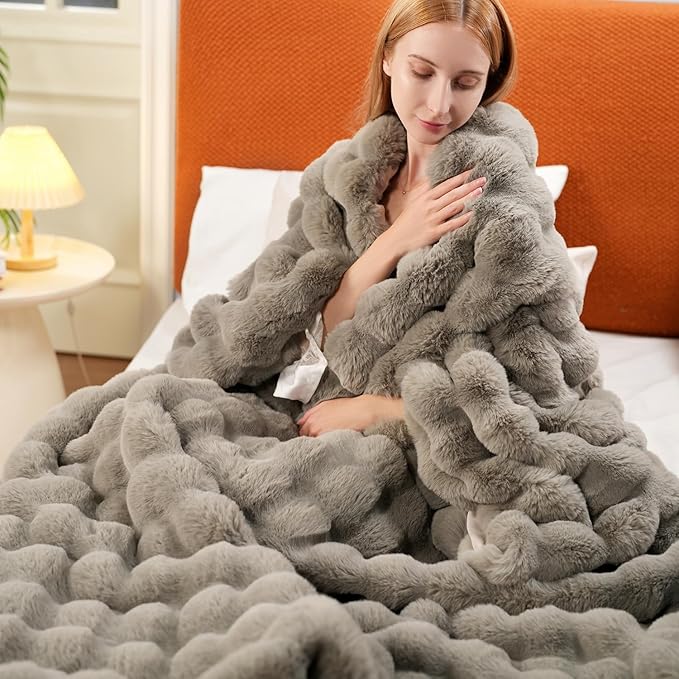 Super Comfort Oversized Warm Thick Bubble Luxury Plush Rabbit Faux Fur Throw Blanket, Fluffy Blanket,Soft Cozy Blanket for Couch Chair Bed Sofa Living Room (Grey, 75inX90in)