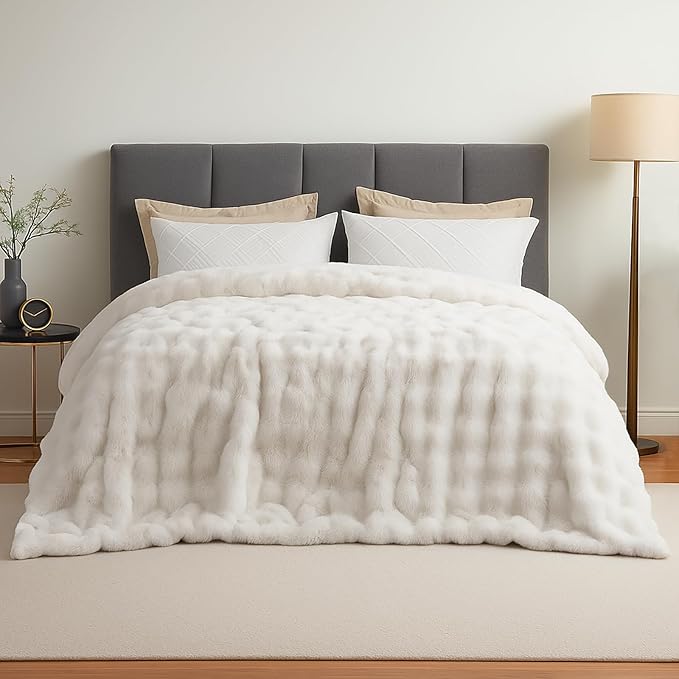 Amélie Home Faux Fur Throw Blanket for Bed, Ultra Soft Fuzzy Plush Bubble Blanket for Bedroom & Bed Decor, 90"x90", Cream White