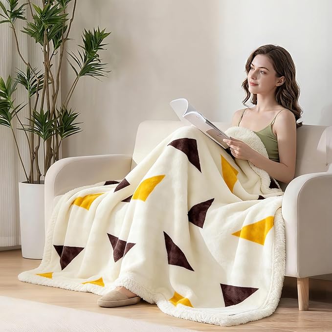 Twin Size Fleece Blanket Gift for Women - Fleece Plush Cozy Thick Warm Blanket, Soft Microfiber Bedding Bedroom Decor Winter 45x60 Inches