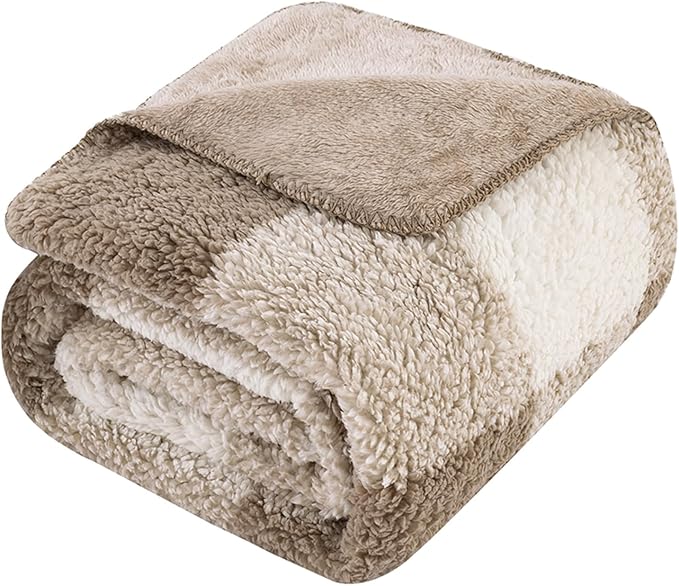 LURKA Checkered Sherpa Fleece Throw Blanket – Soft and Cozy, Medium Weight for All Season, Plush Throw for Couch, Bed, Dorm & Pets, Khaki, 60x80 Inches