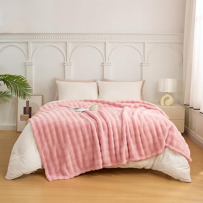 YUSOKI Luxury 3D Bubble Light Weighted Throw Blanket 2.8lb,All Ages,Home Decoration, (Light Pink,60 * 80inches)