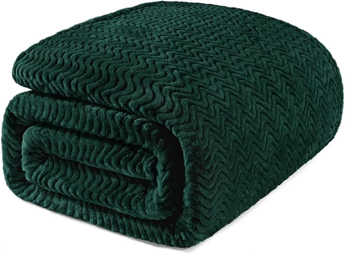 Exclusivo Mezcla Queen Blanket for Bed, Cozy Lightweight Fleece Blankets for All Season, Decorative Giftable Fuzzy Plush Wave Textured Suitable for Women, Men, Forest Green, 90x90 Inches