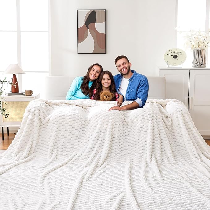 Bnuitland Oversized King 3D Jacquard Flannel Blanket 120x120 Inches, 300GSM Soft Fuzzy Leightweight for Bed,Sofa,Couch, Extra Large Fleece 10x10 Huge Blanket for Whole Family, Ivory