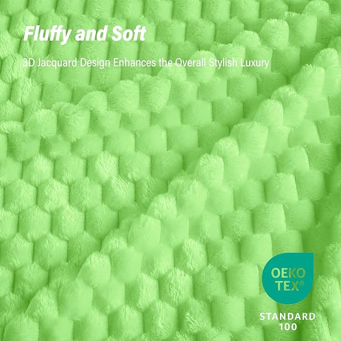 Bnuitland Light Green Flannel Throw Blanket (50X70 inches), 300 GSM Fleece Cozy Warm Soft Home Decor Lightweight Bed Sofa Blanket for Adults, Suitable for All Seasons.