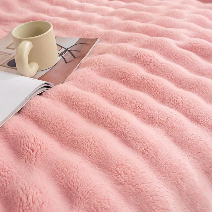 YUSOKI Luxury 3D Bubble Light Weighted Throw Blanket 2.8lb,All Ages,Home Decoration, (Light Pink,60 * 80inches)