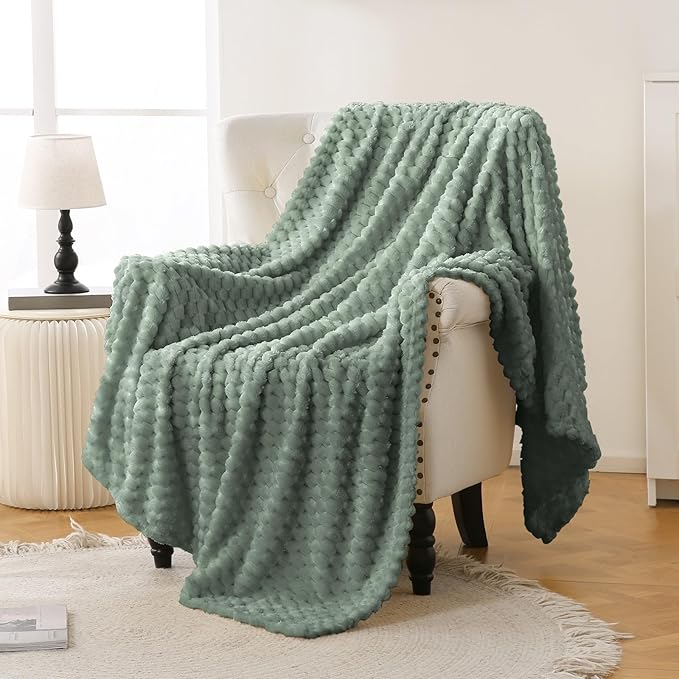 Bnuitland Sage Green Flannel Throw Blanket (50X40 inches), 300 GSM Fleece Cozy Warm Soft Lightweight Bed Sofa Blanket for Babys and Pets, Suitable for All Seasons