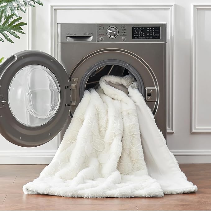 Cozy Bliss Faux Fur Textured Throw Blanket for Couch Super Soft Fuzzy Checkered Bed Blanket Gift for Women Premium 3D Geom Jacquard All Season Use Cream White 50"*60"