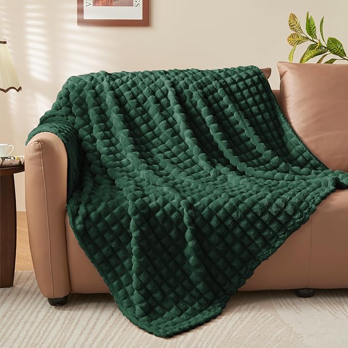 BEDELITE Emerald Green Throw Blanket Twin Size for Bed- Super Soft and Warm 3D Checkered Fluffy Fuzzy Fleece Blanket, Luxurious Plush Cozy Blanket for Room Decor Fall and Winter, 60x80 inches
