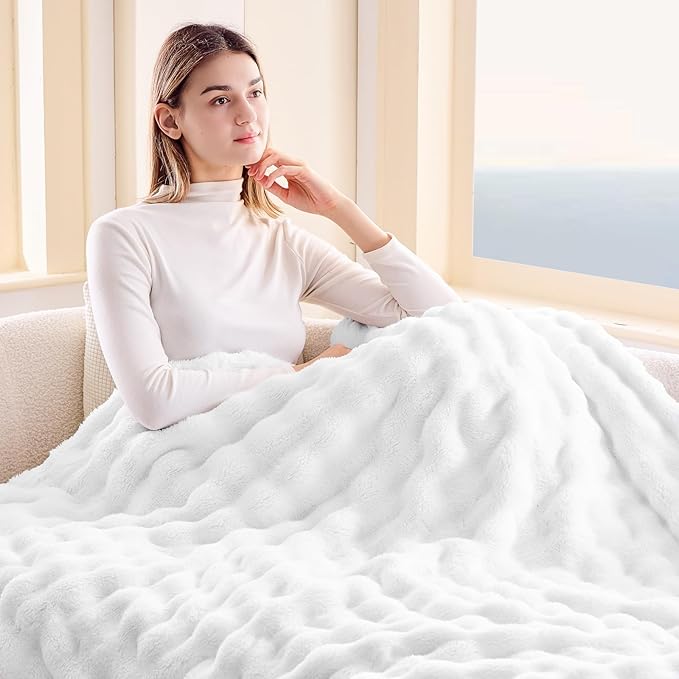 NEWCOSPLAY Twin Blanket for Couch White Super Soft Flannel Fleece 3D Bubble Lightweight Bed Blanket All Season Use (White, Twin(60"x80"))