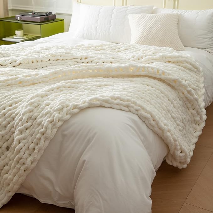 WESHIONGOO Chunky Knit Throw Blanket 51"×63" Knitted Throw Blankets for Couch Bed Fluffy Soft Blanket with Jumbo Chenille Yarn Thick 100% Handmade (Cream White)