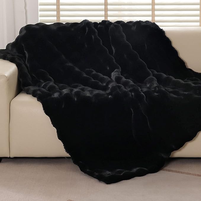 Faux Fur Throw Blanket, 50x60 Inch Black Super Soft Plush Couch Blanket for Sofa, Bed & Movie Nights