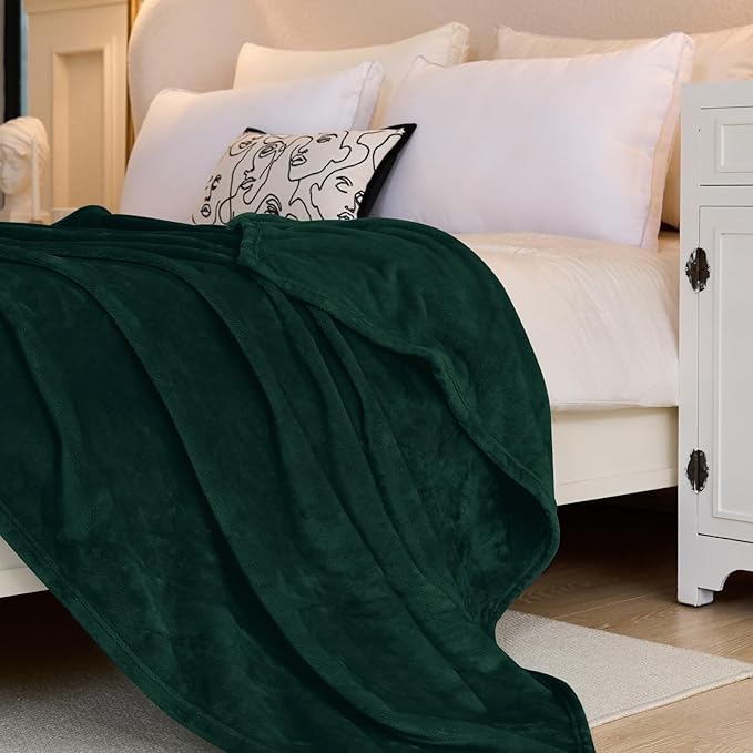 Fleece Blanket King Size, Silky Flannel Fuzzy Blankets for All Season, Cozy & Lightweight, Great for Couch, Bed, Sofa, 108" x 90", Forest Green, King