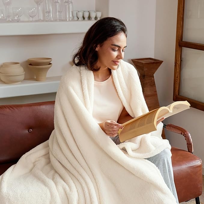 Exclusivo Mezcla Queen Size Blanket for Bed, Super Soft Velvet Plush Fleece Blankets, Fuzzy Cozy and Warm for Winter, 90x90 Inches, Ivory