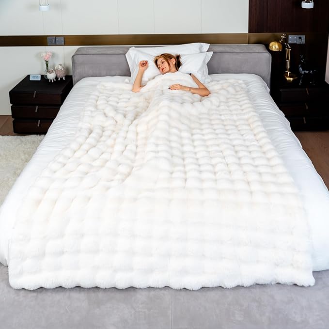 Ultra Soft Plush Cozy Twin Blanket, Portable Foldable Faux Fur Blanket for Spring Travel Camping, Machine Washable Easy Care for Home Bed Office Airplane Car Women, 60x80 Cream White