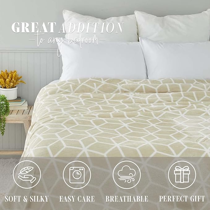 Elegant Comfort Luxury Velvety Feel Blanket, All-Season Lightweight Blanket, Ultra Plush, Soft, Cozy-Fuzzy Flannel Fleece for Couch, Sofa, Bed, Travel, Cube Design, Full/Queen, Cream