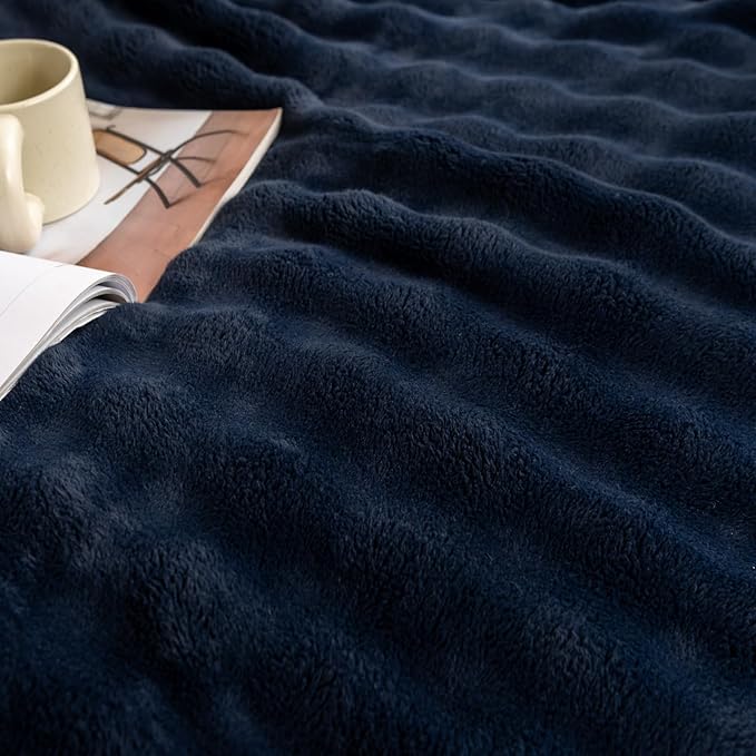 YUSOKI Luxury 3D Bubble Light Weighted Queen Blanket 4.7lb,All Ages,Home Decoration, (Navy,90 * 90inches)