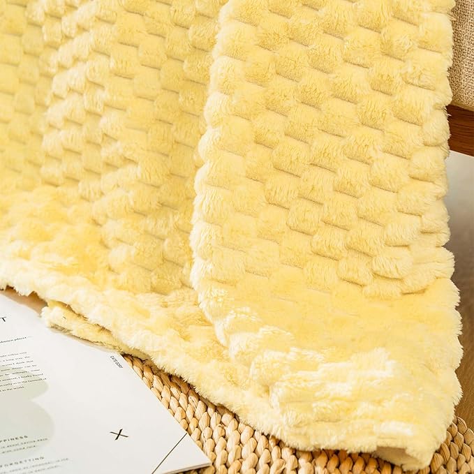 Bnuitland Light Yellow Flannel Throw Blanket (50X70 inches), 300 GSM Fleece Cozy Warm Soft Home Decor Lightweight Bed Sofa Blanket for Adults, Suitable for All Seasons.