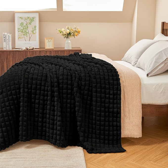 BEDELITE Black Throw Blanket for Couch and Bed- Super Soft and Warm 3D Checkered Fluffy Fuzzy Fleece Blanket, Luxurious Plush Cozy Blanket for Room Decor Fall and Winter, 90x90 inches, Queen Size