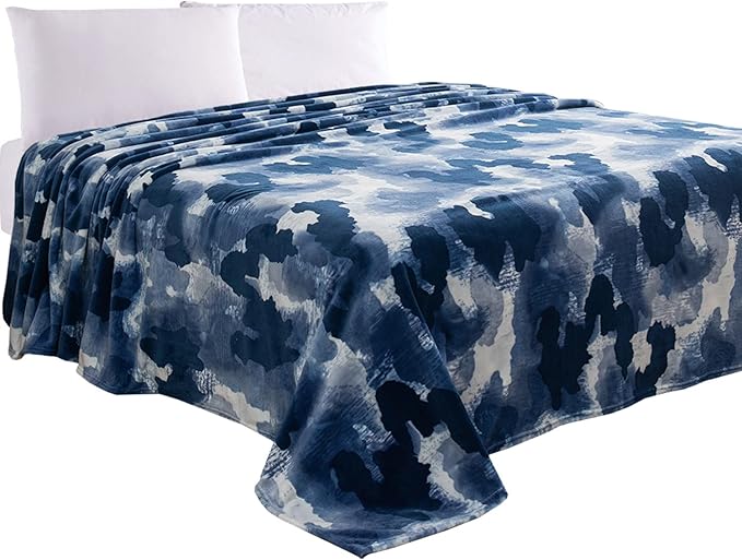 Elegant Comfort Luxury Velvety Feel Blanket, All-Season Lightweight Blanket, Ultra Plush, Soft, Cozy-Fuzzy Flannel Fleece for Couch, Sofa, Bed, Travel, Camouflage Design, Full/Queen, Blue