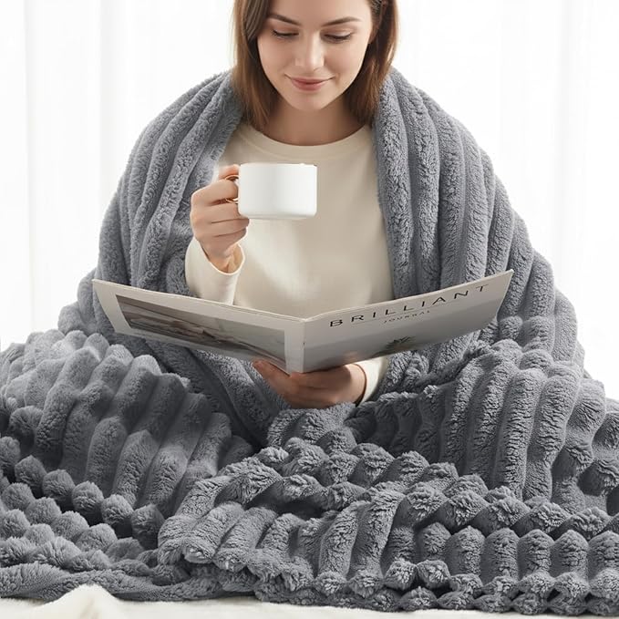decorUhome Soft Fleece Grey Twin Blanket for Bed, Cozy Fluffy Plush Flannel Striped Throws for Couch Sofa, Lightweight Decorative Ribbed Fuzzy Blanket for Woman, 60x80 Inches