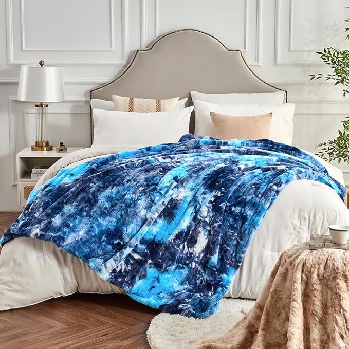 Krifey Oversized Blue Faux Fur Blanket, Super Soft Cozy Blanket, Luxury Fluffy Throw Blanket Fuzzy Bed Throw Tie Dye Blue 60" x 80"