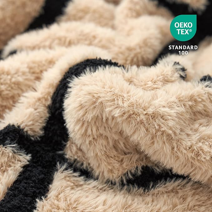 Amélie Home Checkered Knit Throw Blanket for Couch, Super Soft Fuzzy Cozy Throw, Giftable Knitted Blanket for Women Men, Birthday, Sofa Bed Living Room Decor, 50" x 60", Plaid Black