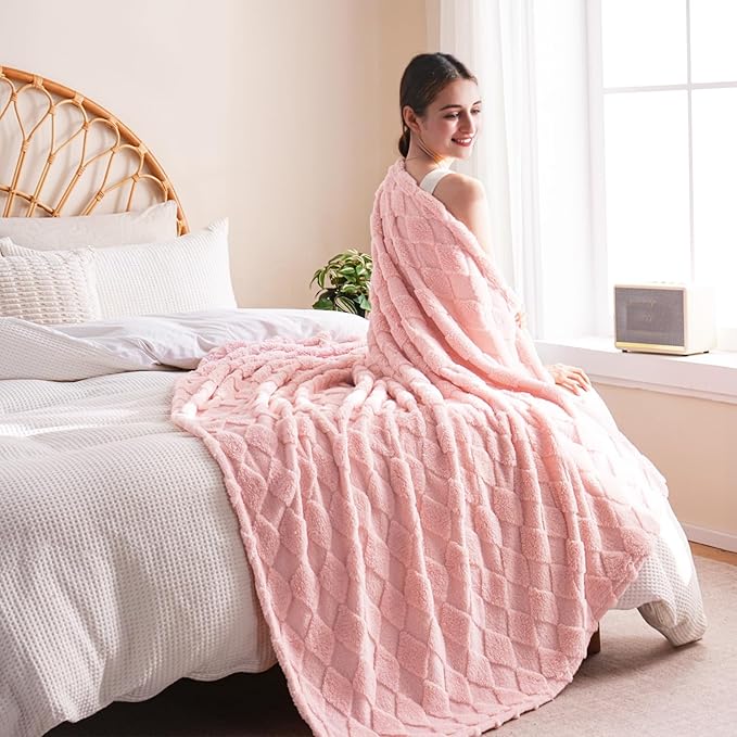 Pink Throw Blanket for Couch Sofa Bed 60x80 inches,Fleece Blankets Microfiber Flannel with Diamond Checkered Pattern Lightweight Plush Soft Cozy Gifts for Women Mom Girls
