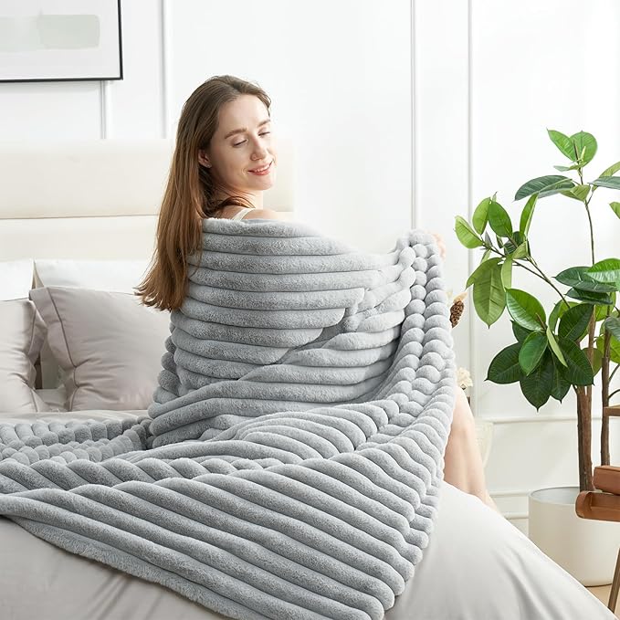 Amélie Home Faux Fur Throw Blanket for Couch, Cozy Fuzzy Fluffy Fur Luxurious Soft Striped Plush Gift Blankets for Family Sofa Chair Bedroom, 55"x70", Light Grey