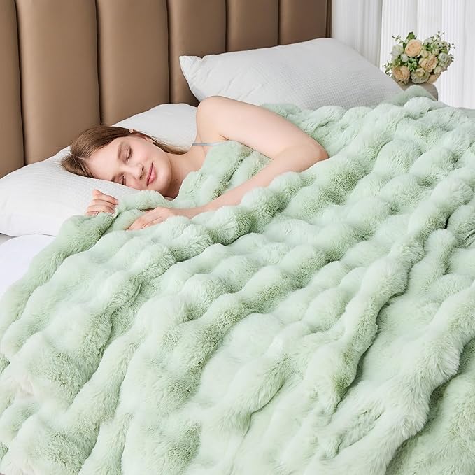 Faux Fur Twin Blanket for Couch, 1000 GSM Cozy Fuzzy Fluffy Soft Plush Thick Bubble Sherpa Blanket for Sofa Bedroom Living Room, Mothers Day Birthday Gifts for Women Home Decor