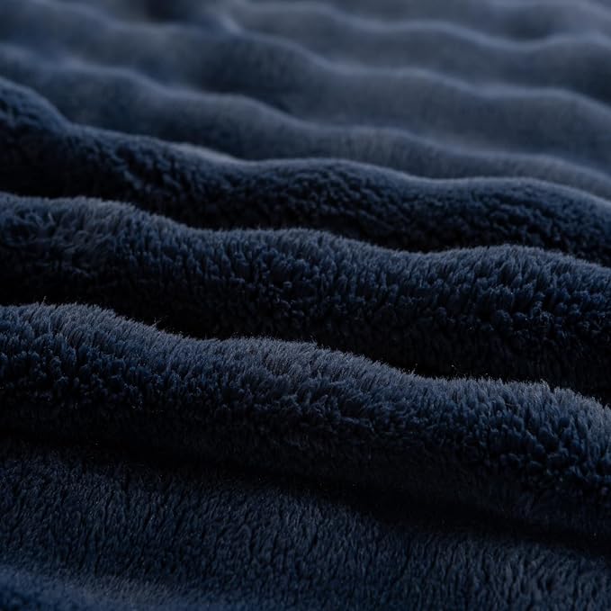 YUSOKI Luxury 3D Bubble Light Weighted Queen Blanket 4.7lb,All Ages,Home Decoration, (Navy,90 * 90inches)