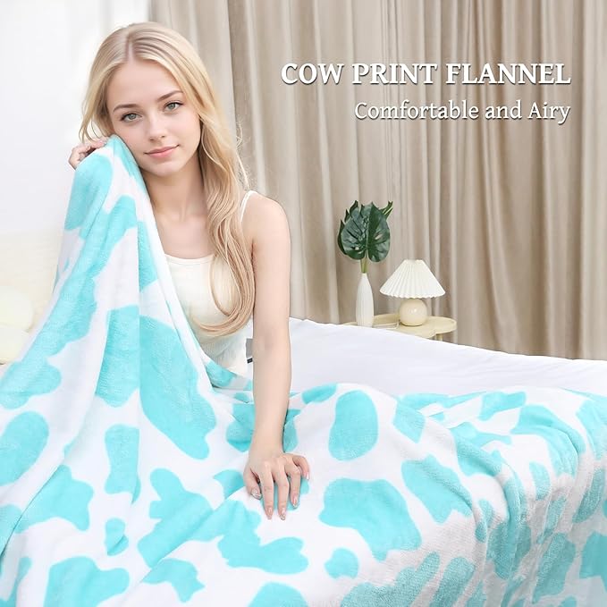 Twin Size Fleece Blanket, Lightweight Soft Fuzzy Blue Throws for Bed, Couch, Dorm Room, Cyan Cozy Decorative Bedding 60x80 Inches