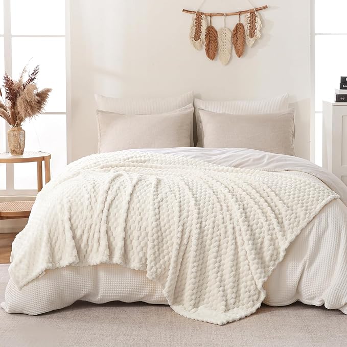 Bnuitland Ivory Flannel Throw Blanket (50X40 inches), 300 GSM Fleece Cozy Warm Soft Lightweight Bed Sofa Blanket for Babys and Pets, Suitable for All Seasons
