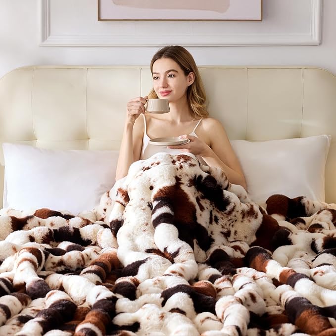 Faux Fur Throw Blanket, 1000GSM Fluffy Soft Bubble Blanket for Couch Bed, Cozy Plush Warm and Thick Blanket, Fuzzy Rabbit Throw for Living Room Bedroom 90''*104'' Cow Brown