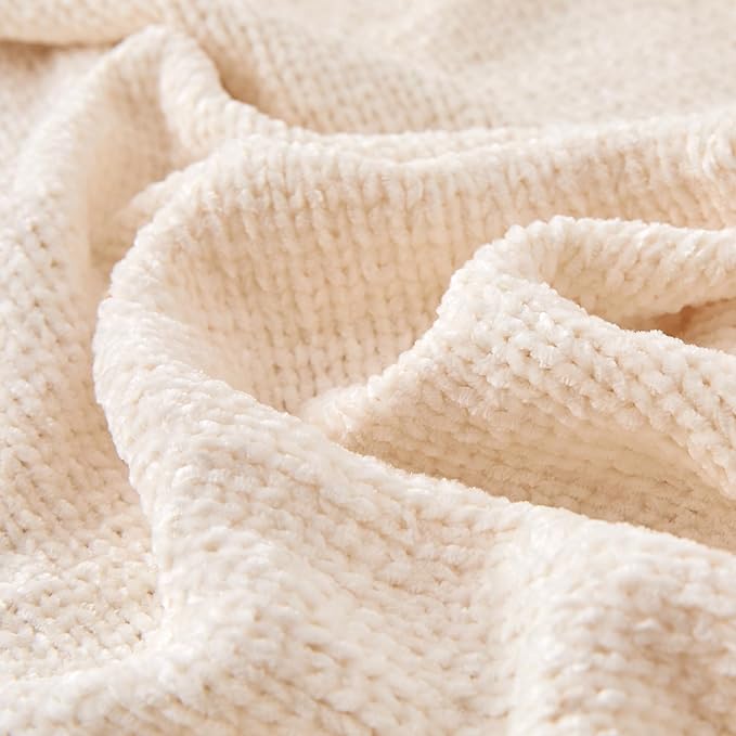 Amazon Basics Chunky Chenille Knit Microfiber Throw Blanket for Couch, Bed and Sofa, Soft and Warm Lightweight Jersey, 60"×80", White