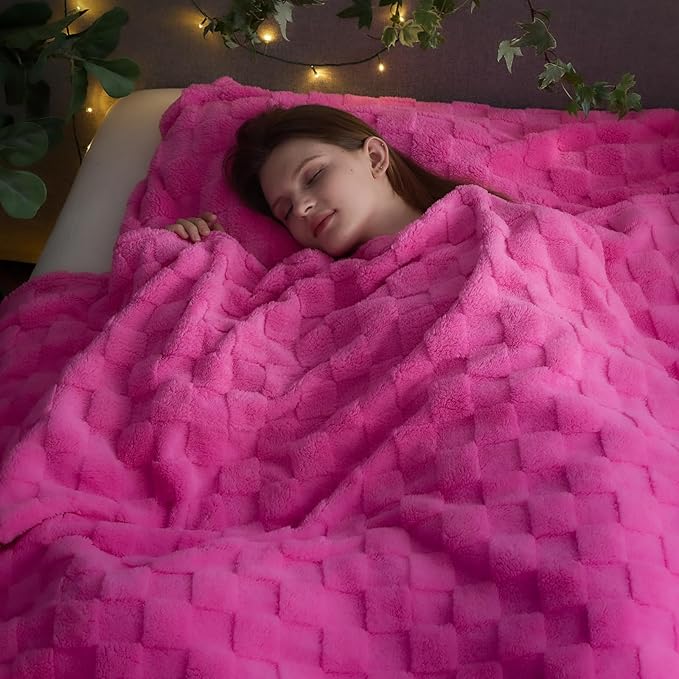 NEWCOSPLAY Super Soft King Blanket Hot Pink Premium Silky Flannel Fleece 3D Checkered Lightweight Bed Blanket All Season Use (Hot Pink Checkered, King(90"x110"))