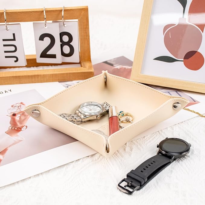 SANQIANWAN PU Leather Arc Edge Jewelry Valet Tray for Man and Women, Portable Mini Entryway Table Tray Bedside Nightstand Desk Tray Small Travel Dish Plate for Key,Wallet,Watch,Coin (Beige)