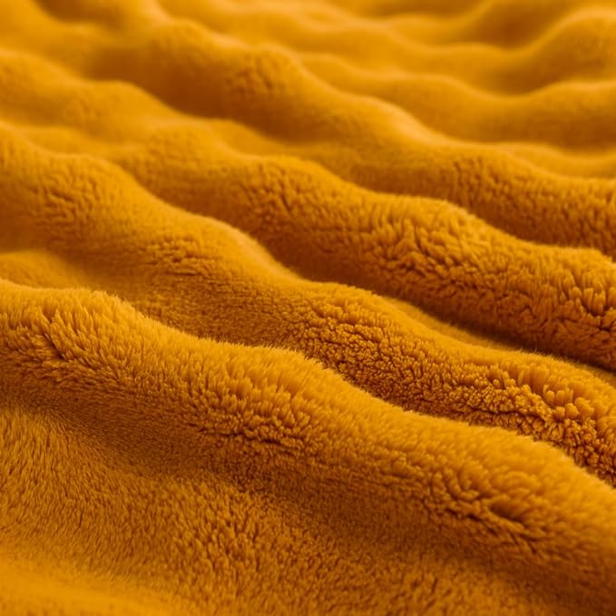 YUSOKI Luxury 3D Bubble Light Weighted Queen Blanket 4.7lb,All Ages,Home Decoration, (Gold,90 * 90inches)